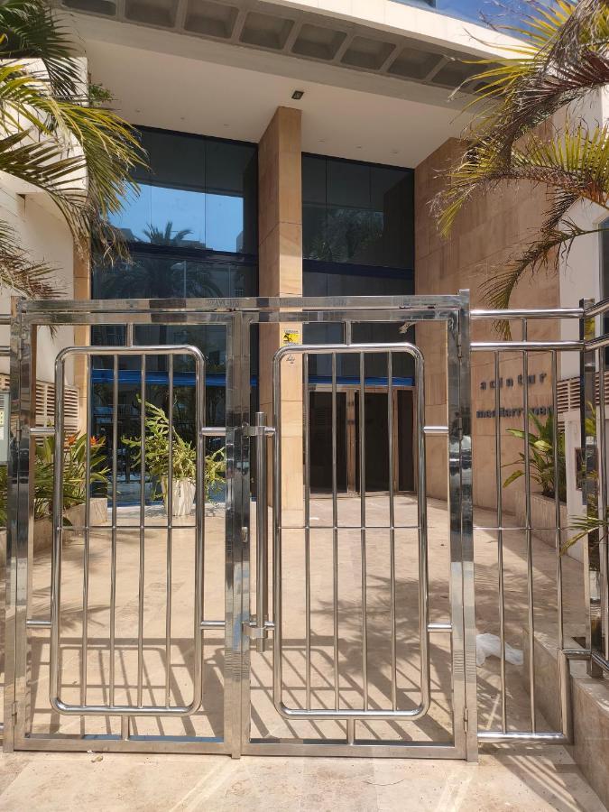 Luxury Esther Benidorm Luaran gambar